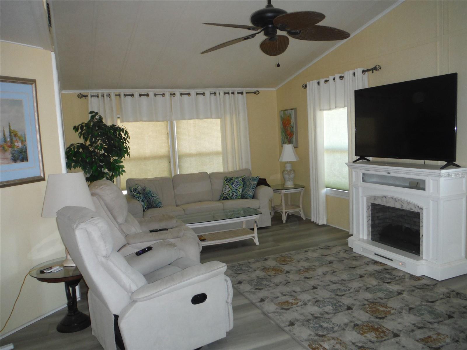 98 SUGAR BEAR DR #57 — photo 3