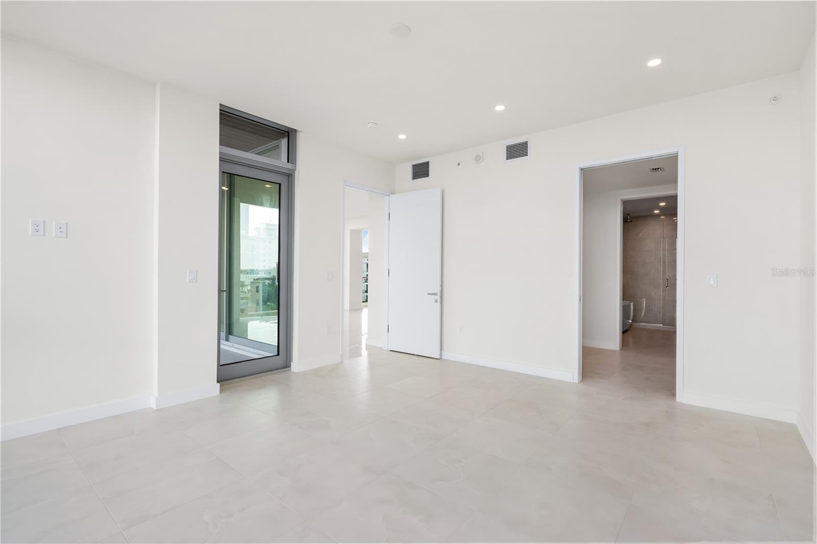 111 GOLDEN GATE #403 — photo 16
