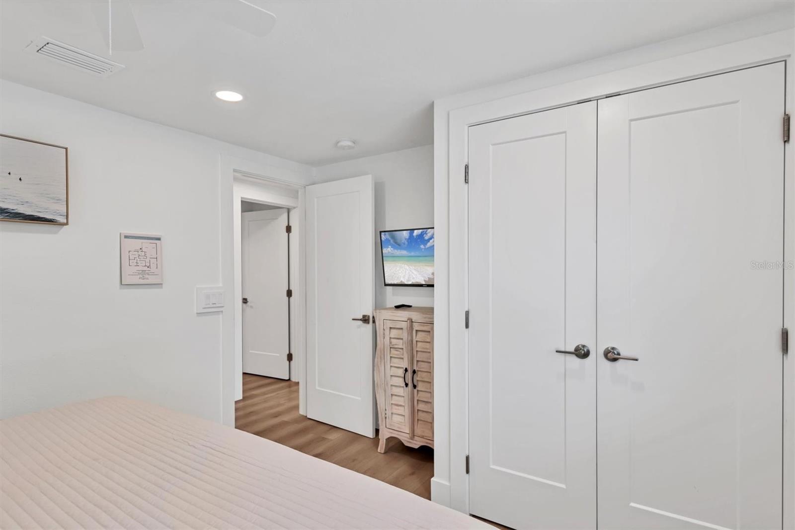 270 GLADIOLUS ST — photo 27