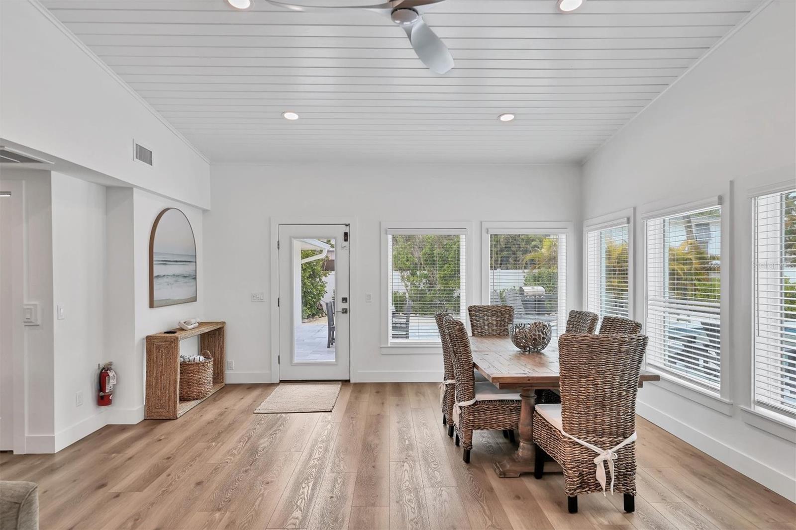 270 GLADIOLUS ST — photo 19