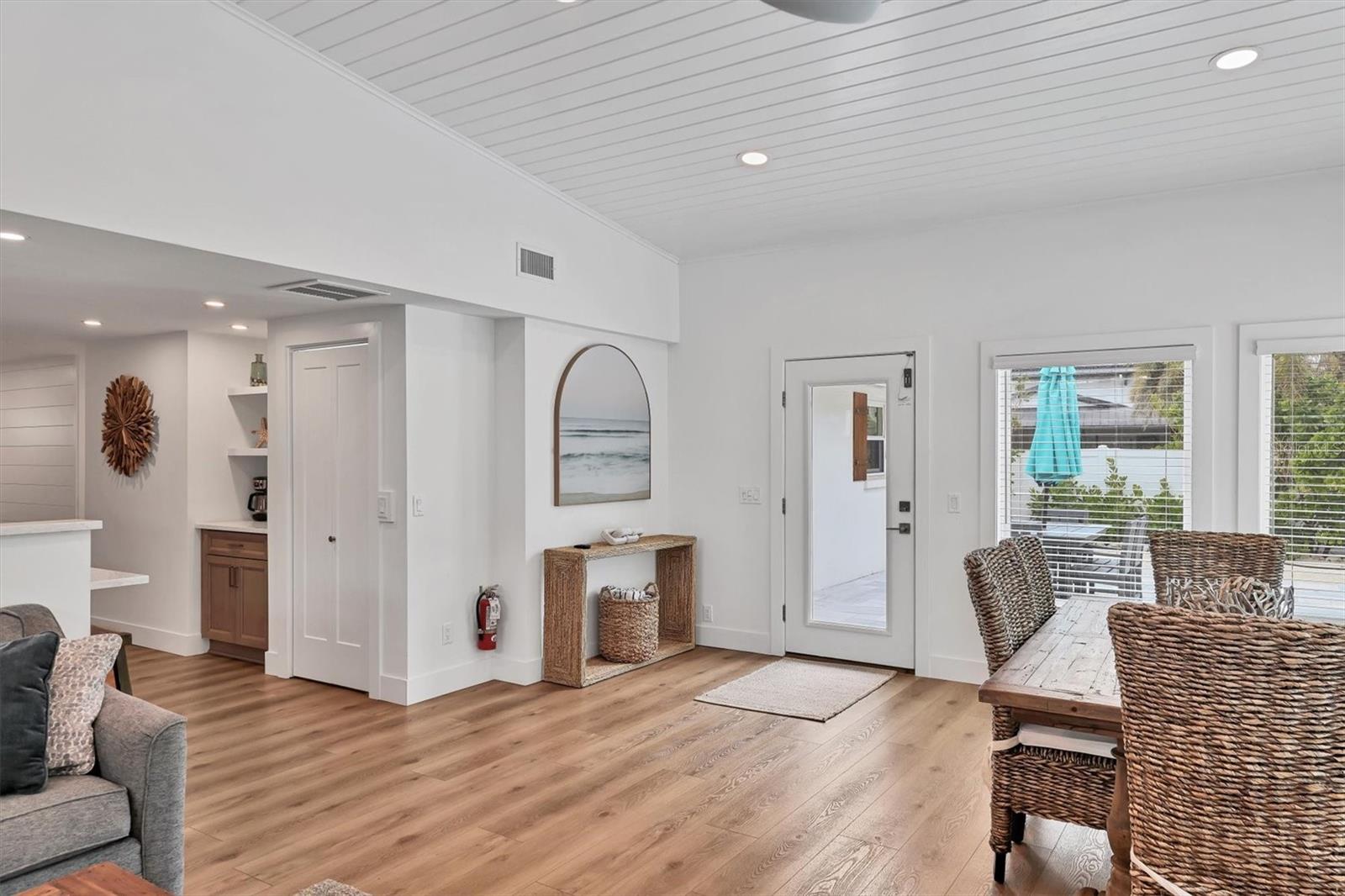 270 GLADIOLUS ST — photo 16