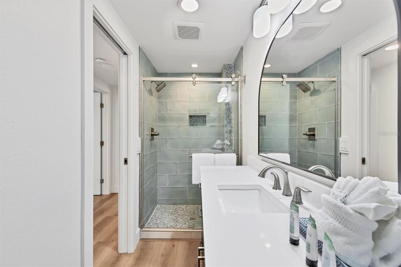 270 GLADIOLUS ST — photo 36