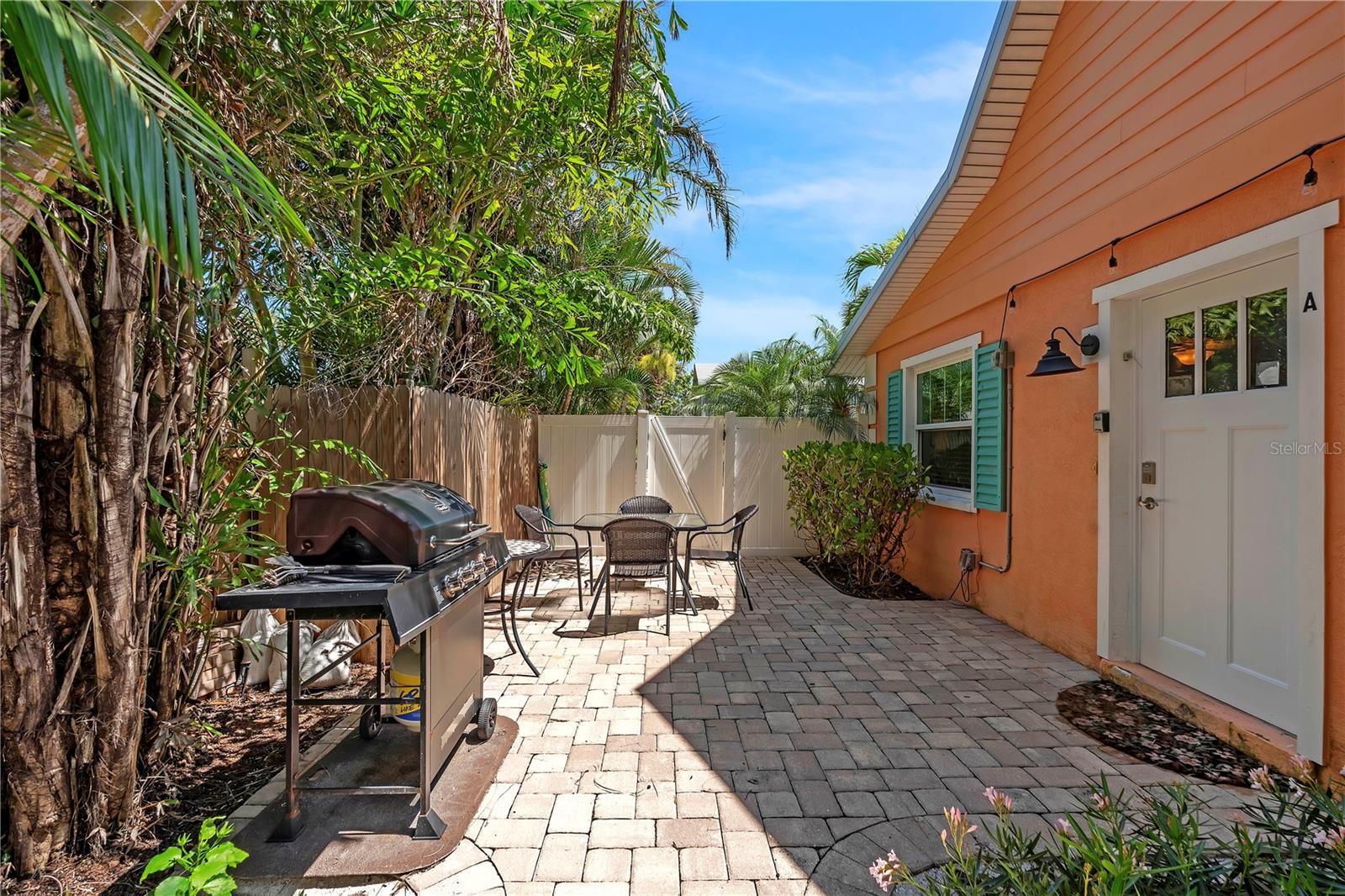 205 PEACOCK LN #A — photo 20