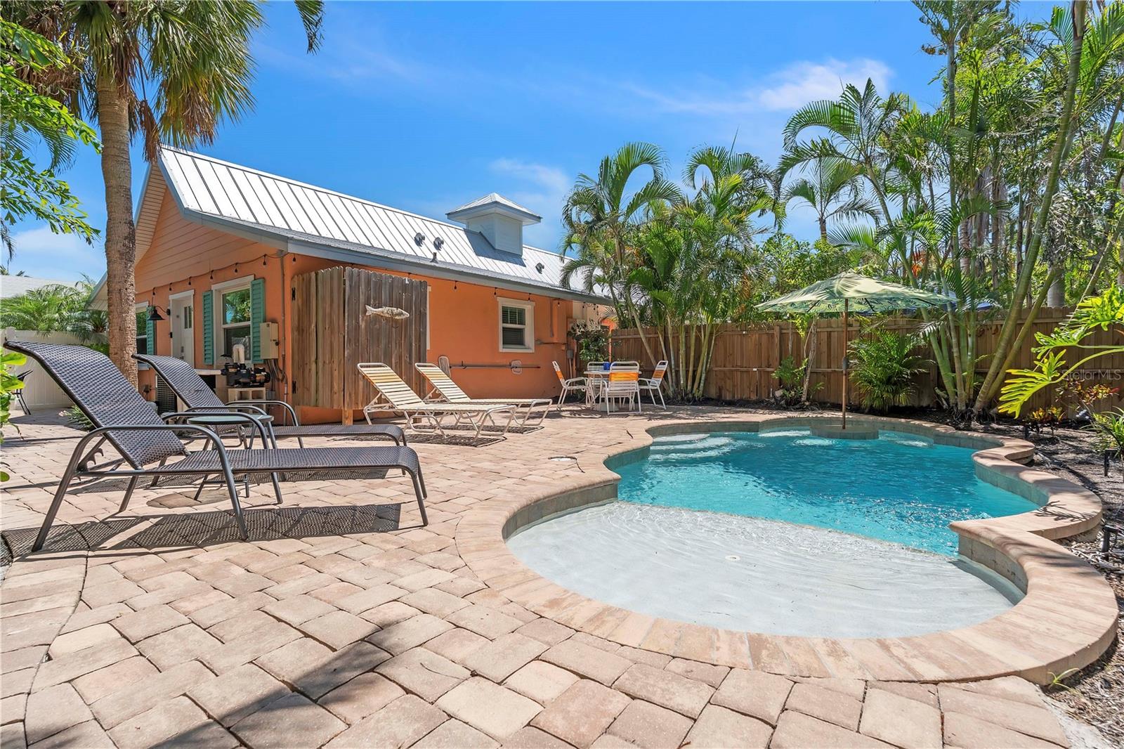 205 PEACOCK LN #A — photo 21