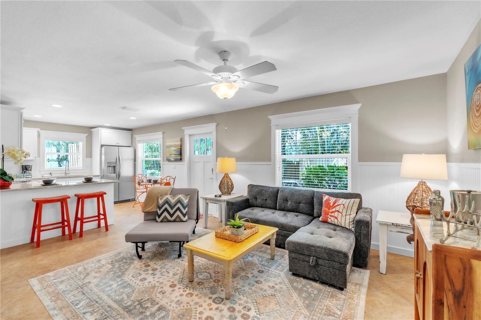 205 PEACOCK LN #A — photo 3