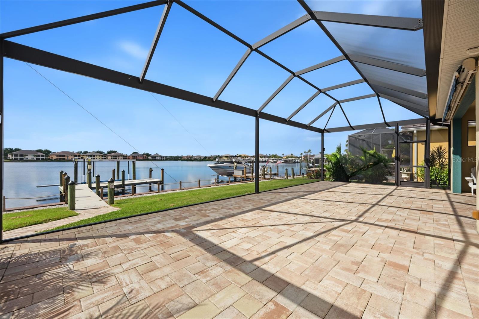 1022 OVERLOOK CT — photo 38