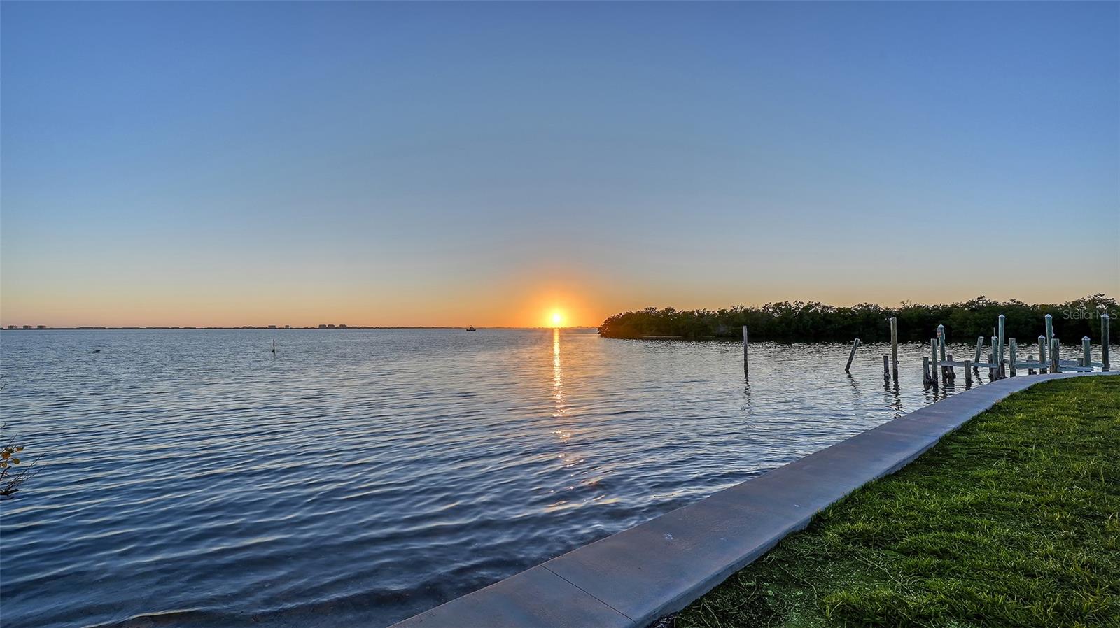 7322 WESTMORELAND DR — photo 11