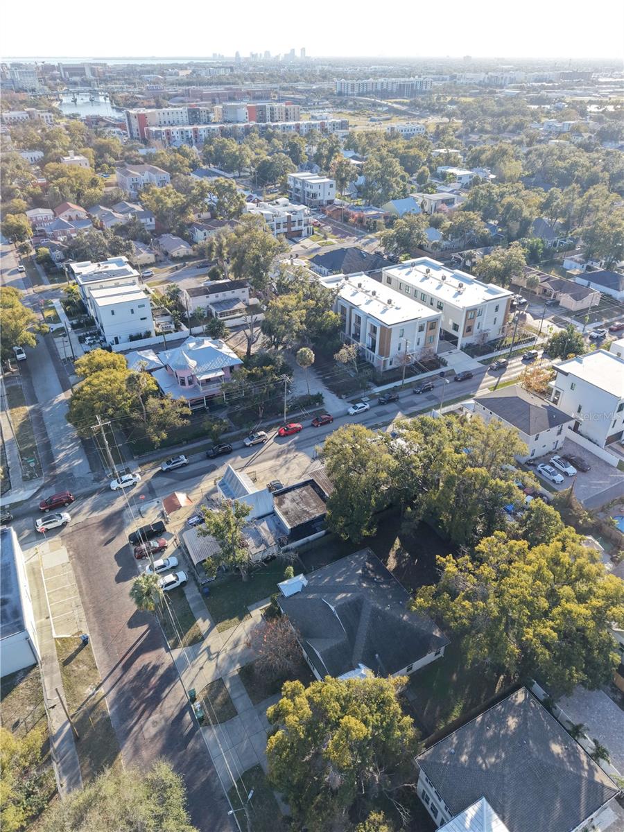 201 W COLUMBUS DR — photo 3