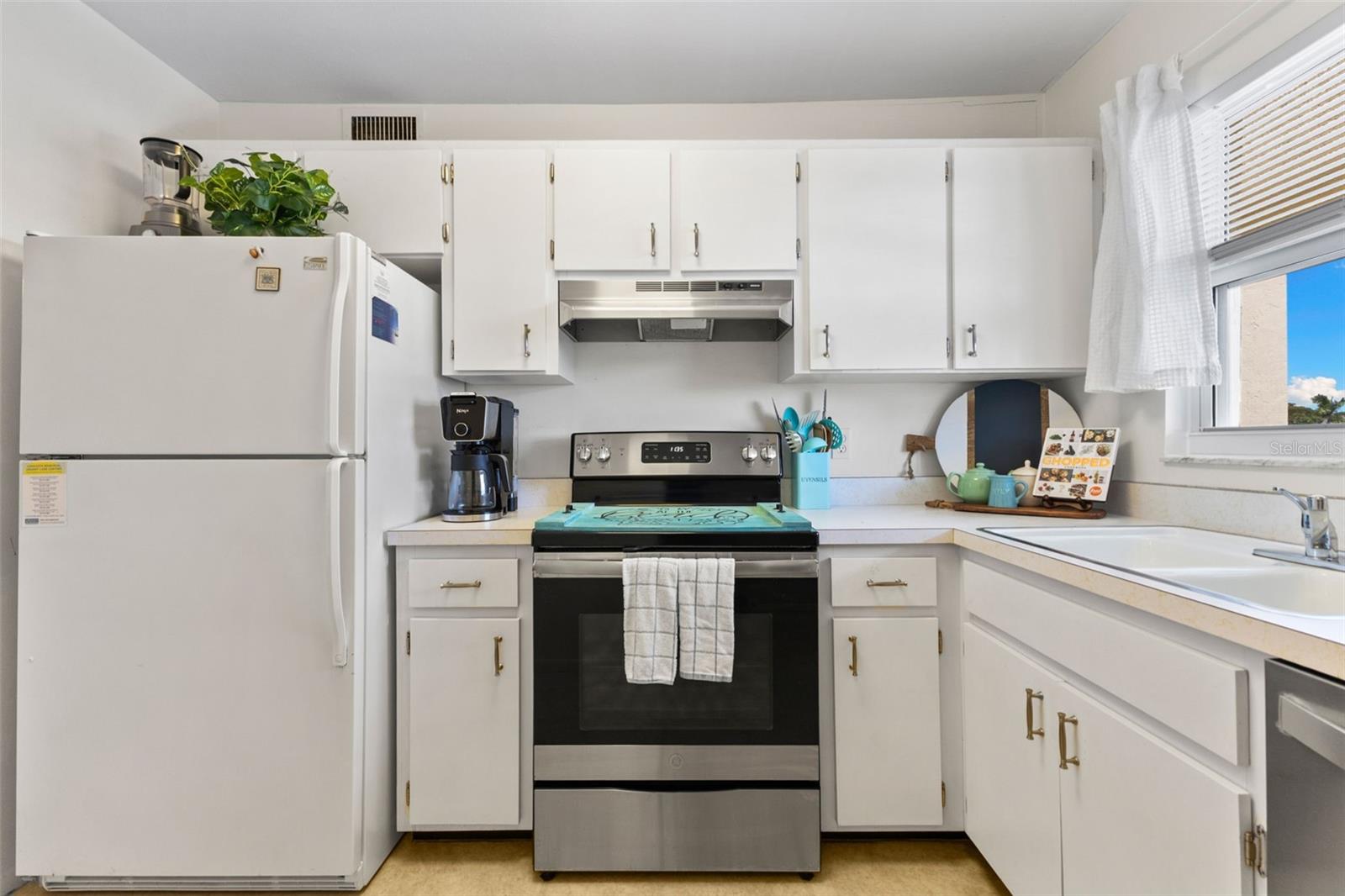 915 BEACH RD #318 — photo 8