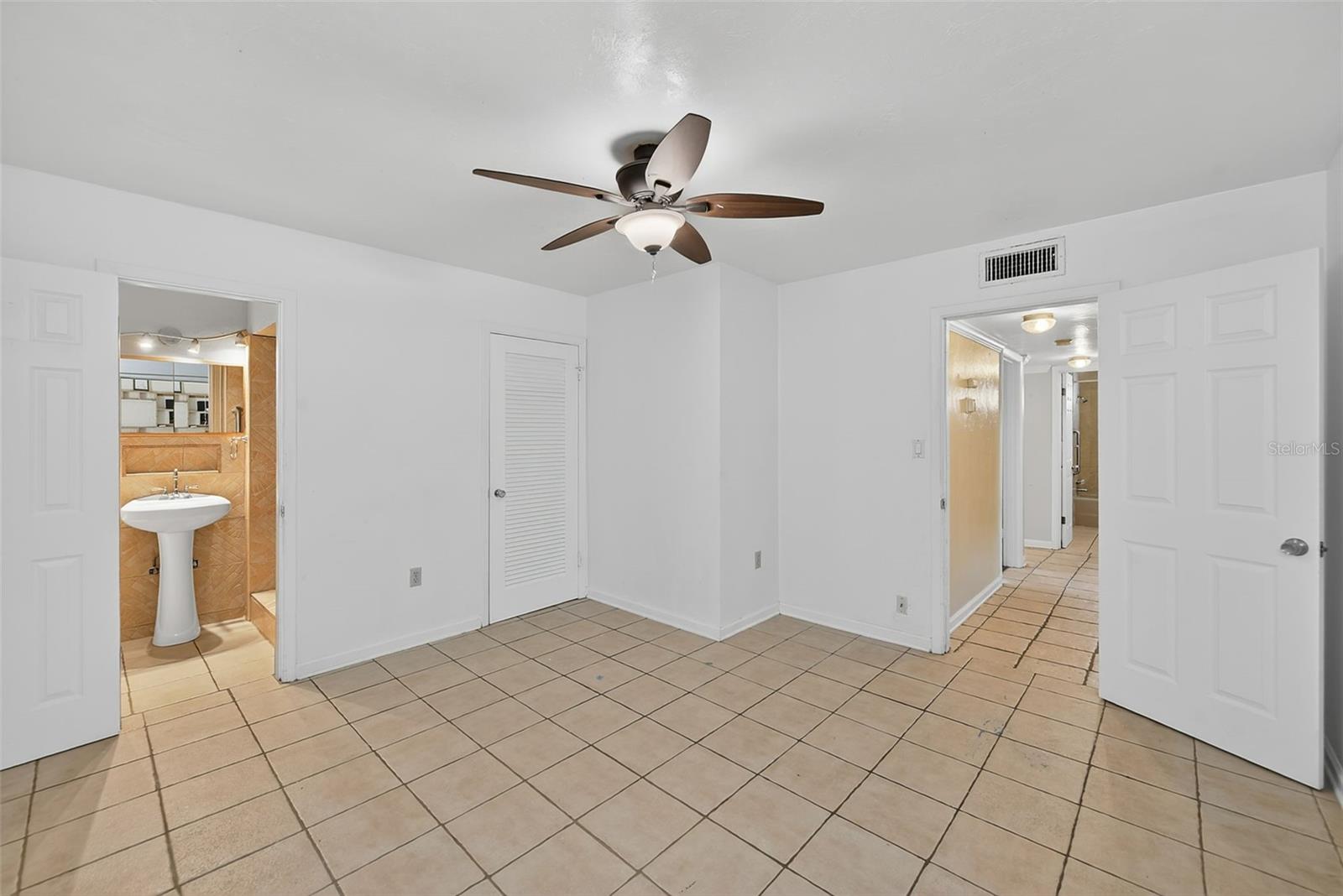 3946 OMEGA CIR — photo 18