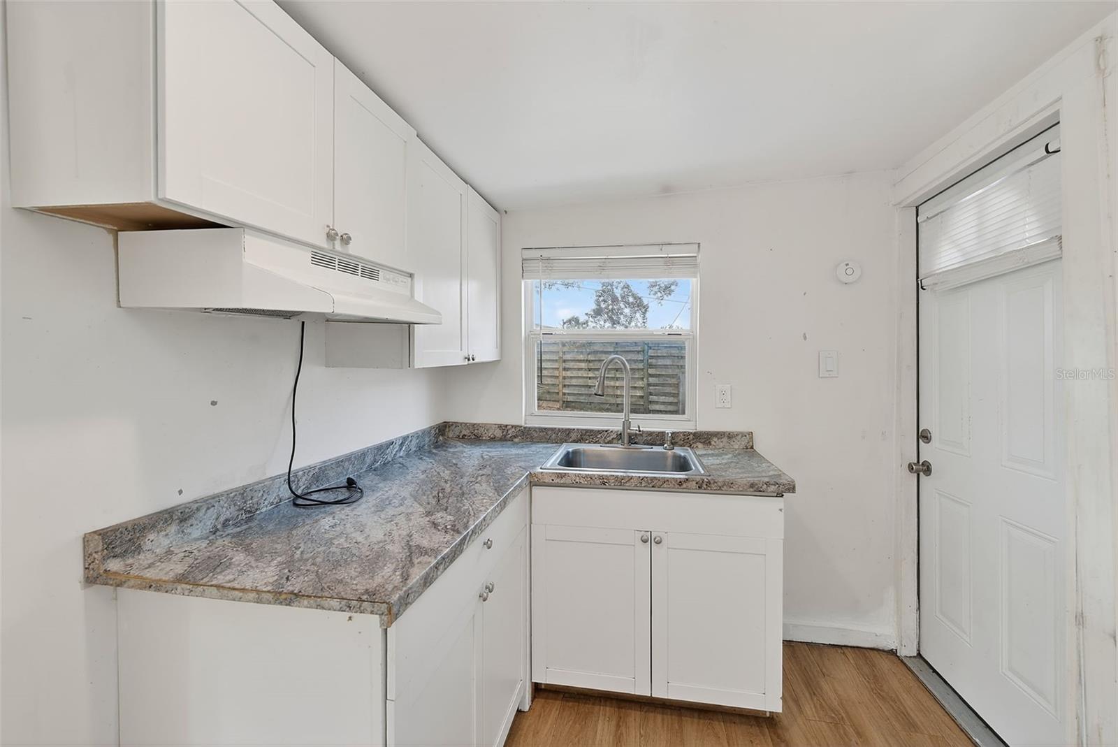 3946 OMEGA CIR — photo 37