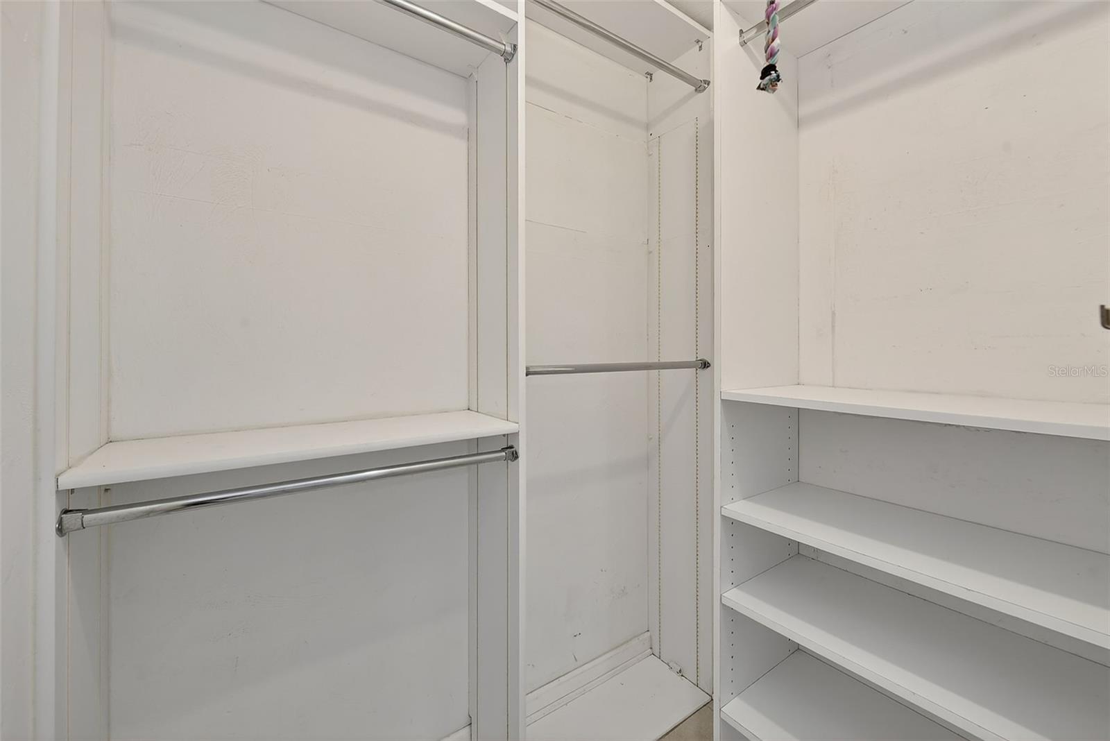 3946 OMEGA CIR — photo 22