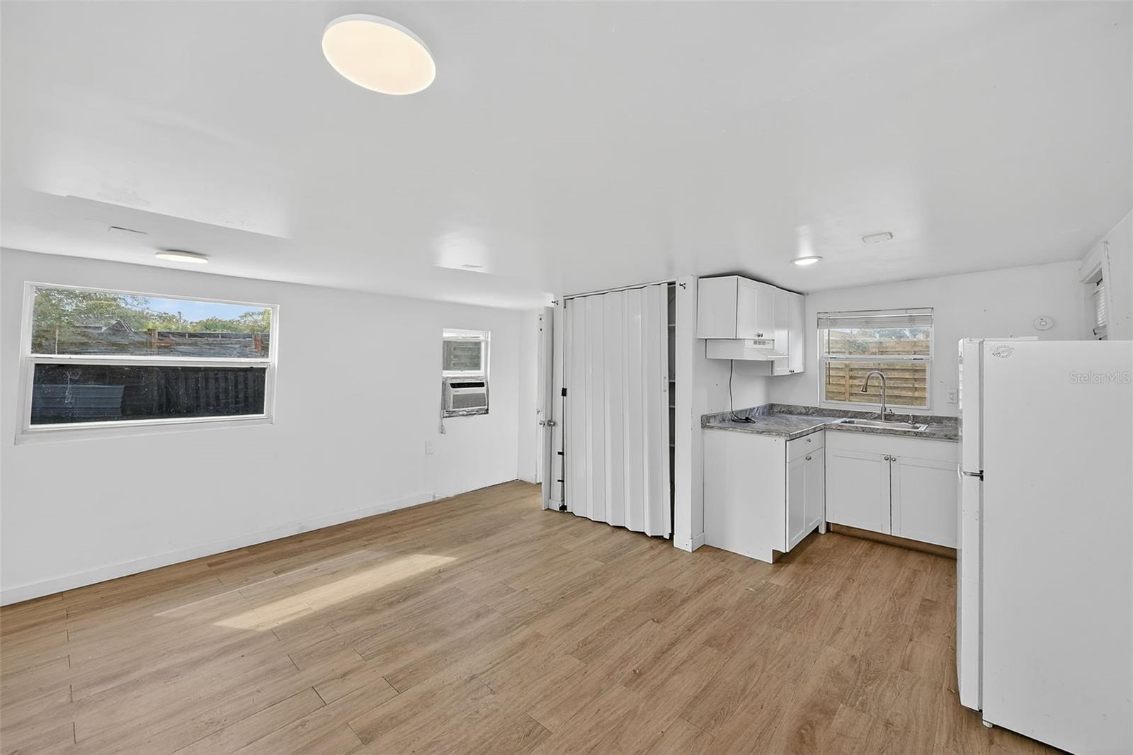 3946 OMEGA CIR — photo 36