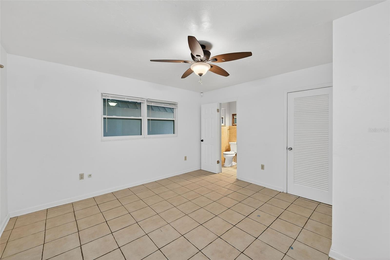 3946 OMEGA CIR — photo 17