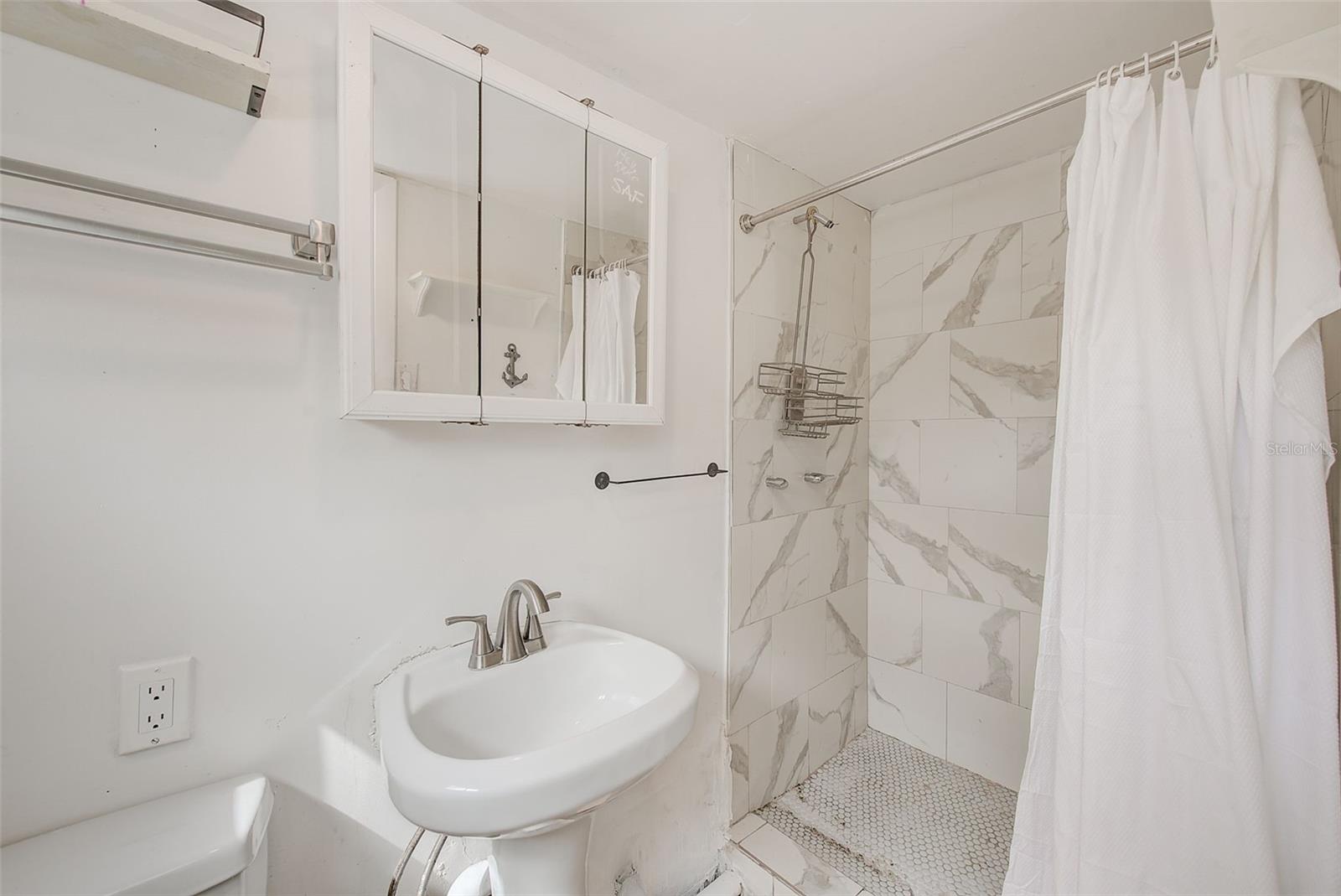 3946 OMEGA CIR — photo 38