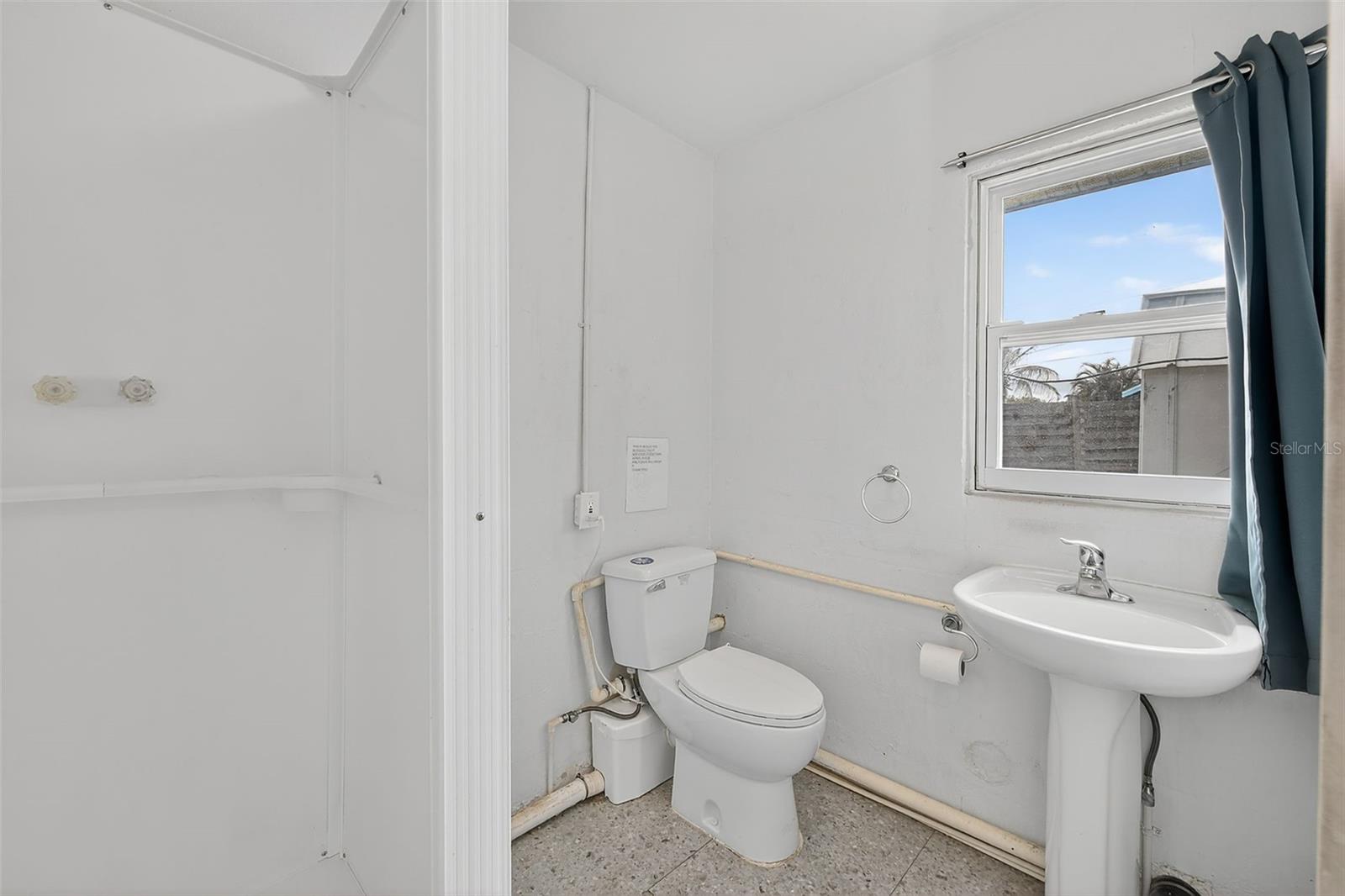 3946 OMEGA CIR — photo 31