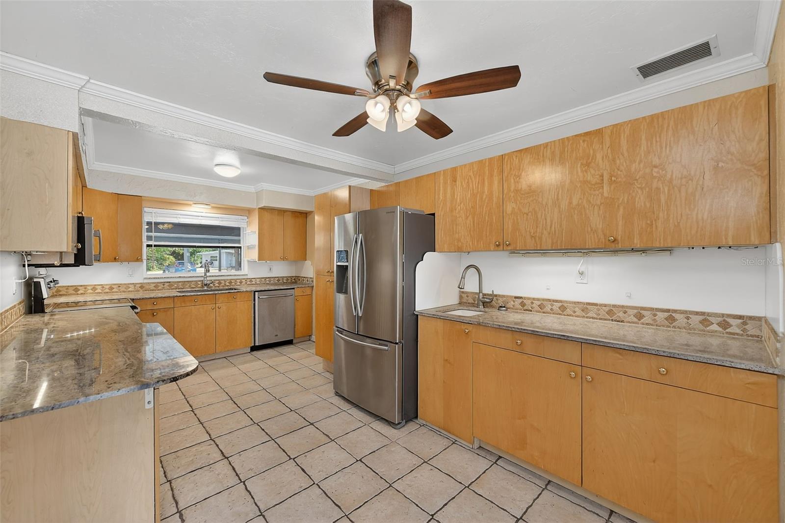 3946 OMEGA CIR — photo 9