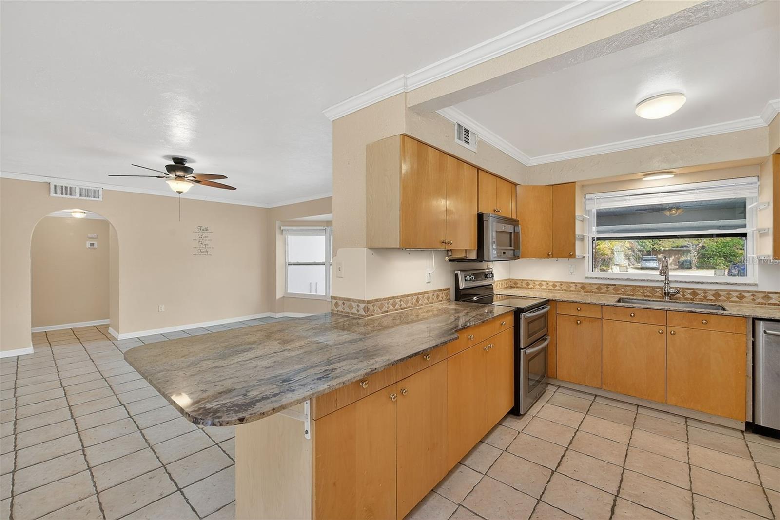 3946 OMEGA CIR — photo 7