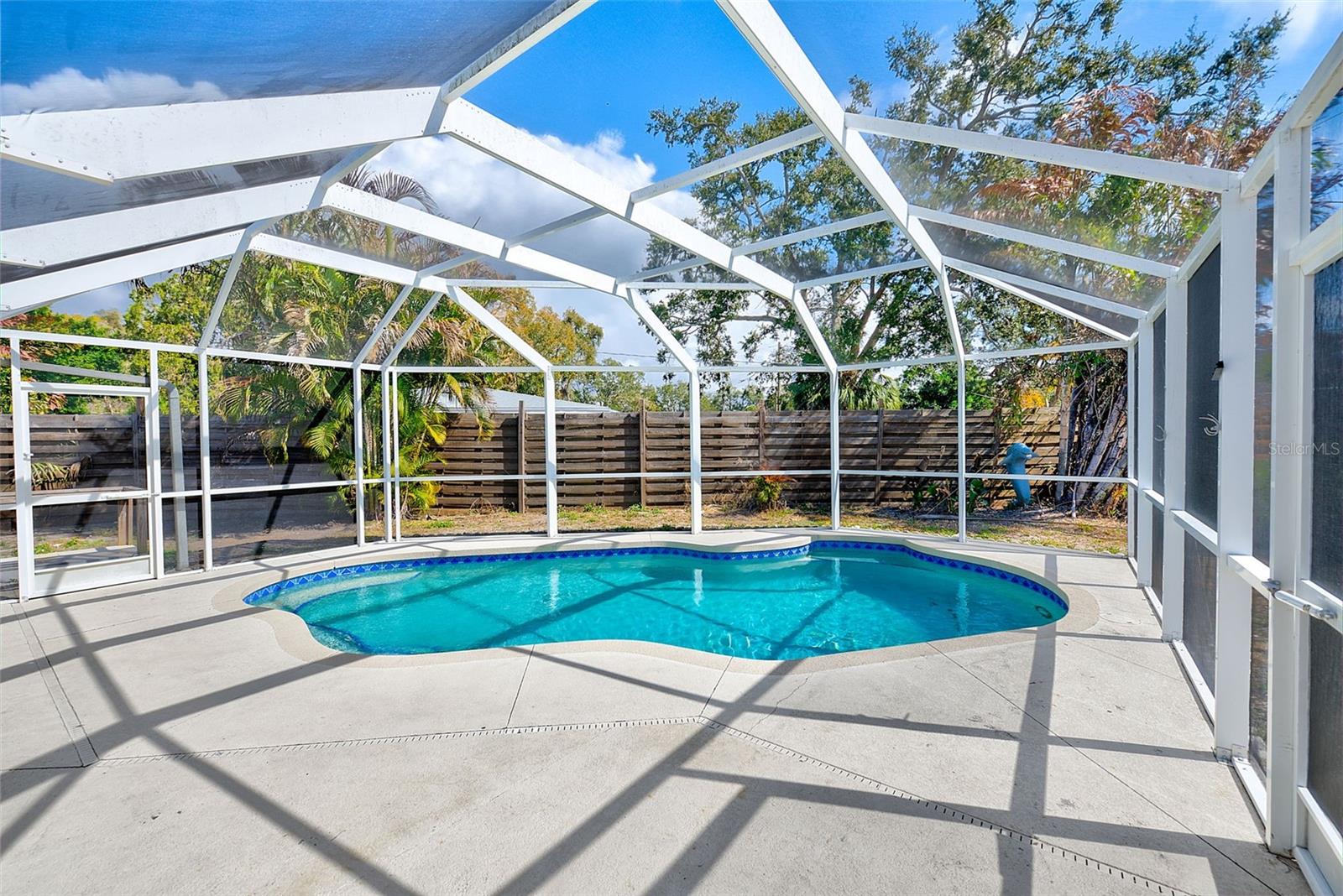 3946 OMEGA CIR — photo 46