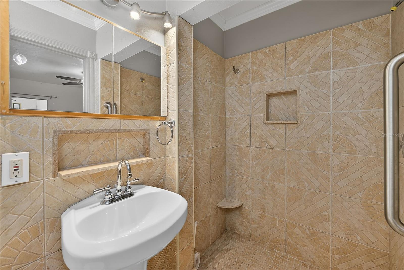 3946 OMEGA CIR — photo 20