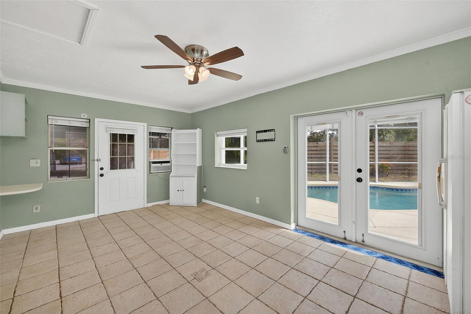 3946 OMEGA CIR — photo 28
