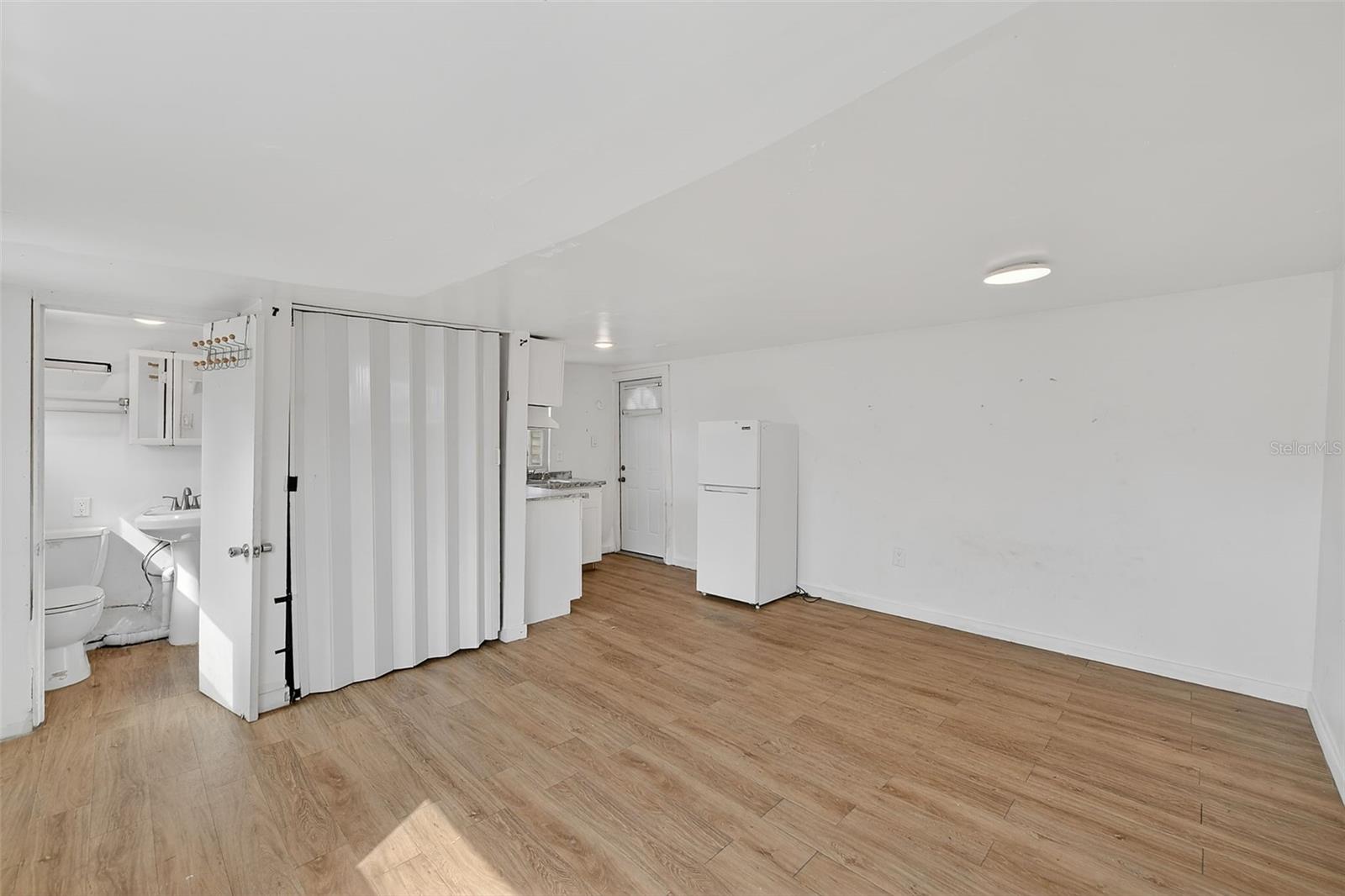 3946 OMEGA CIR — photo 35