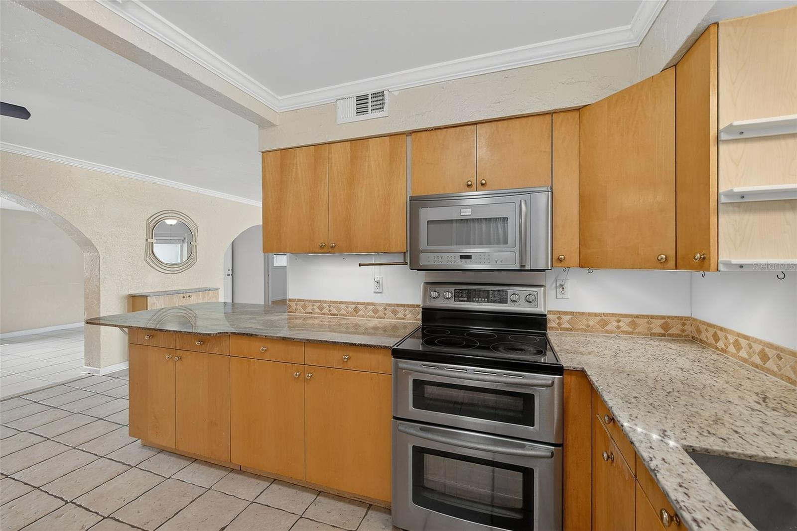 3946 OMEGA CIR — photo 12
