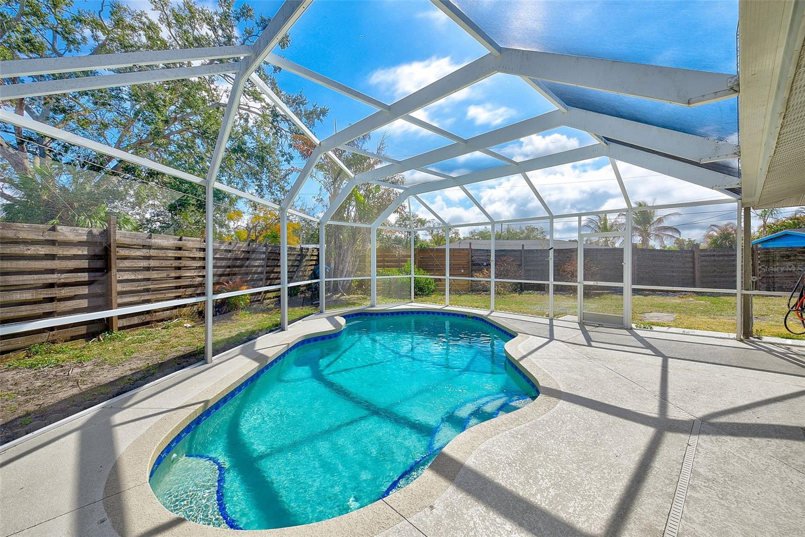 3946 OMEGA CIR — photo 48