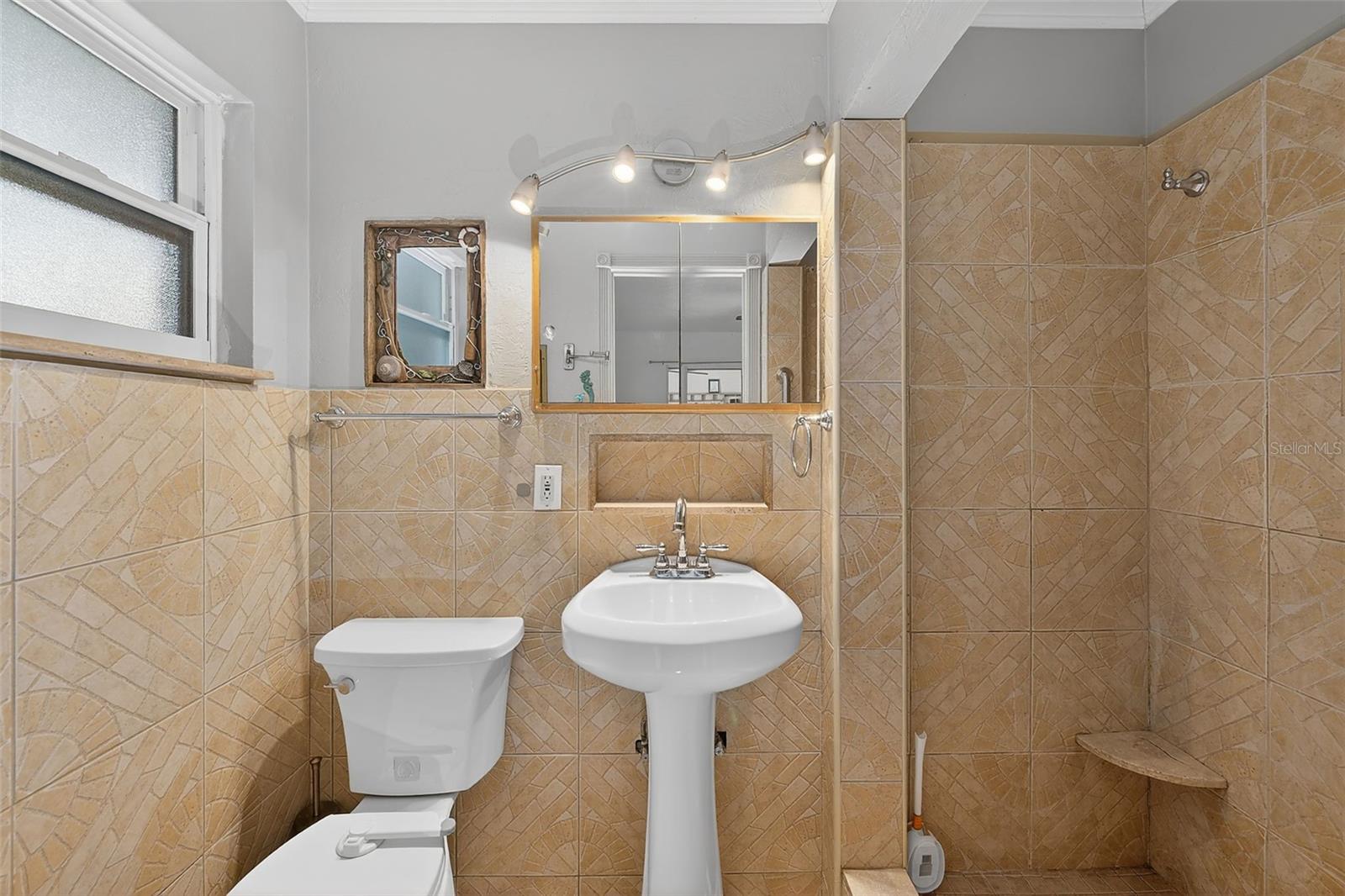 3946 OMEGA CIR — photo 21
