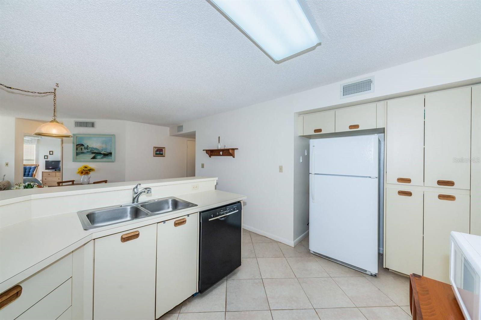 6050 BAHIA DEL MAR CIR #120 — photo 4