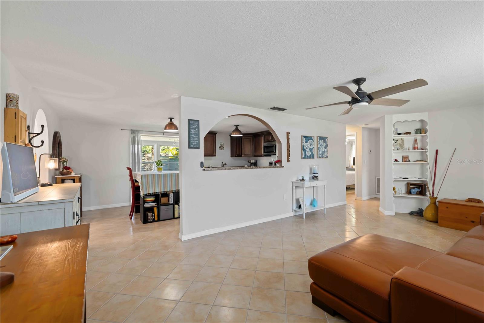 3035 SHAMROCK DR — photo 10