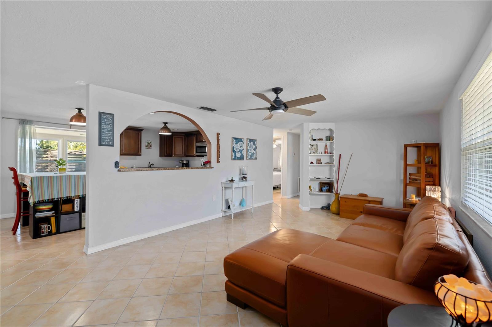 3035 SHAMROCK DR — photo 9
