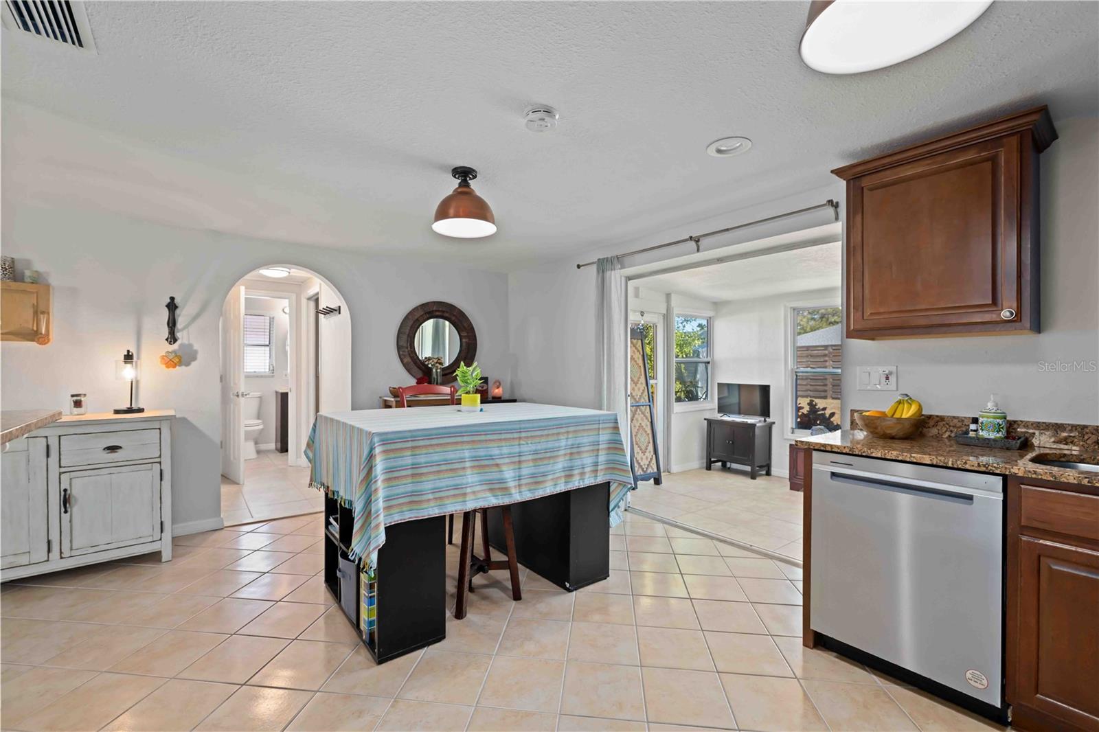 3035 SHAMROCK DR — photo 16