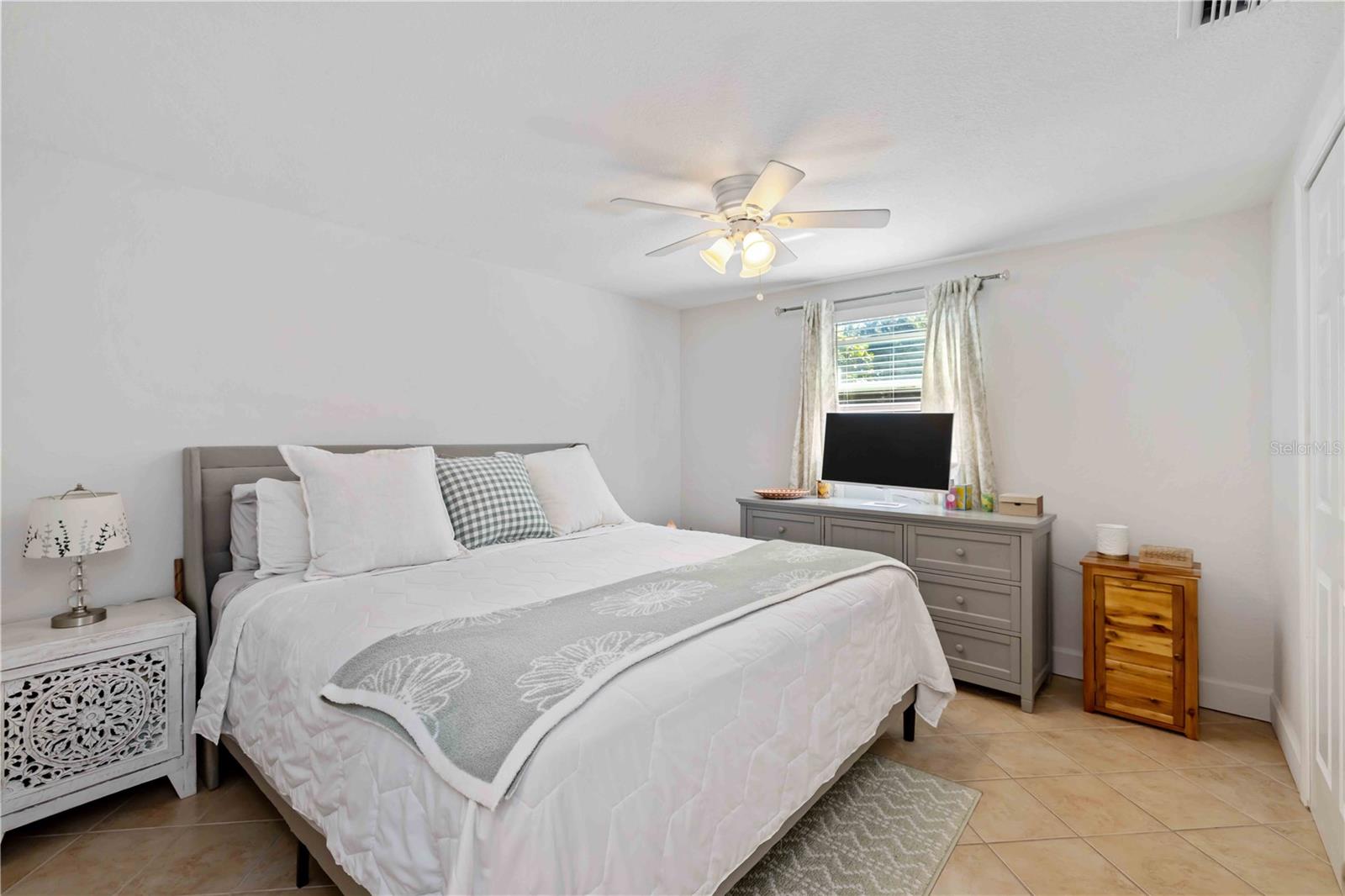 3035 SHAMROCK DR — photo 33