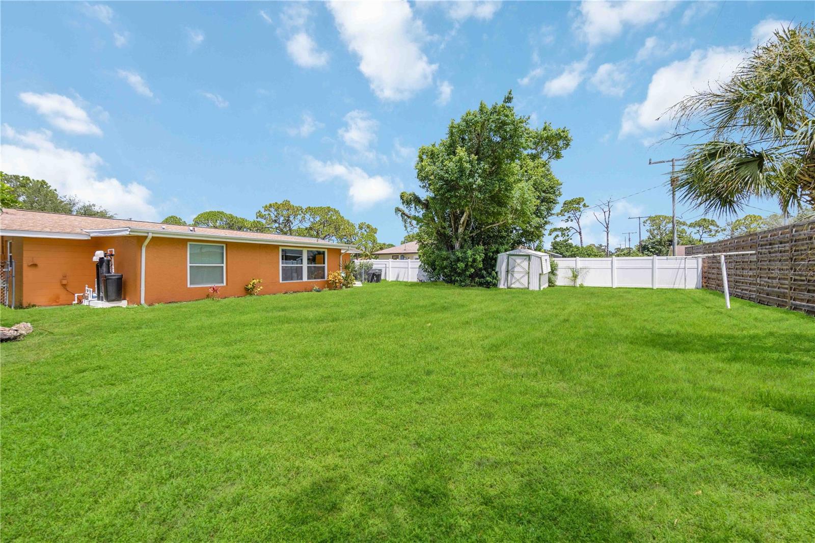 3035 SHAMROCK DR — photo 41