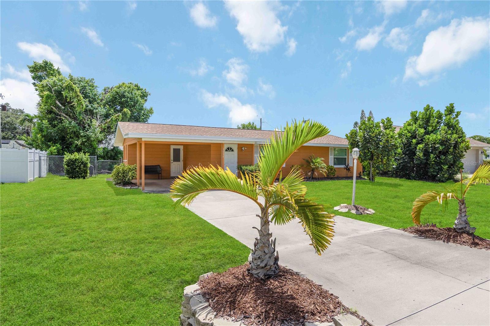 3035 SHAMROCK DR — photo 2