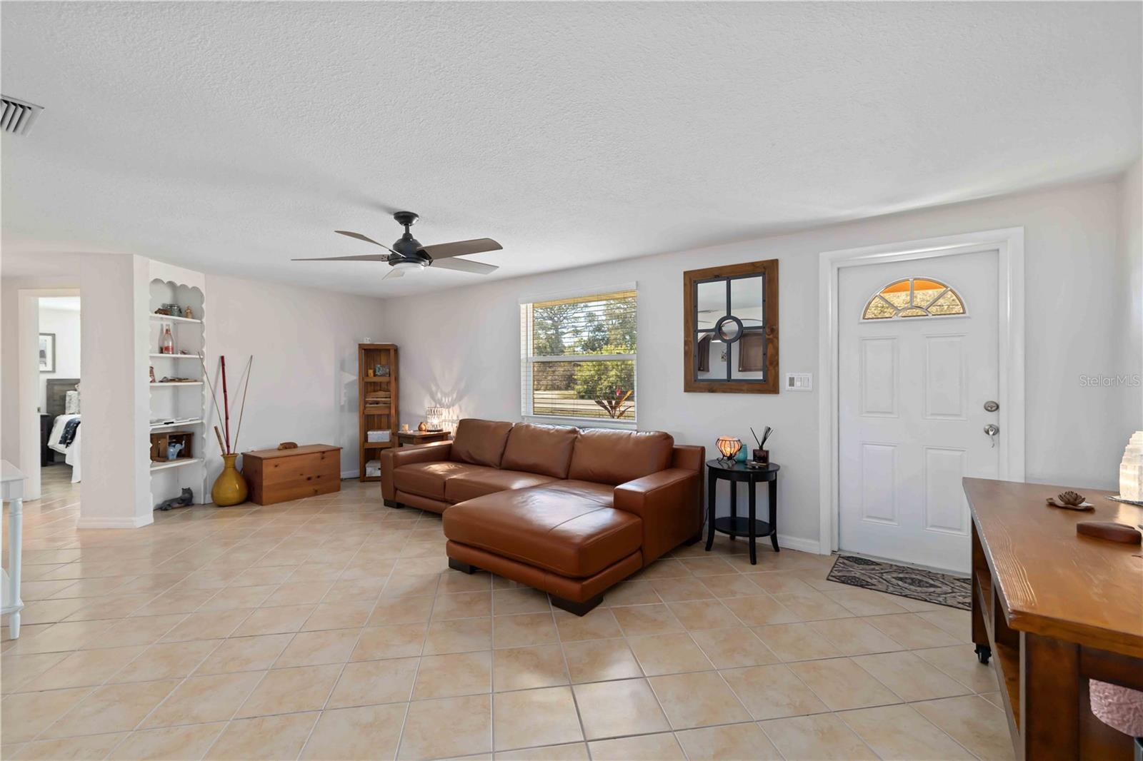 3035 SHAMROCK DR — photo 8