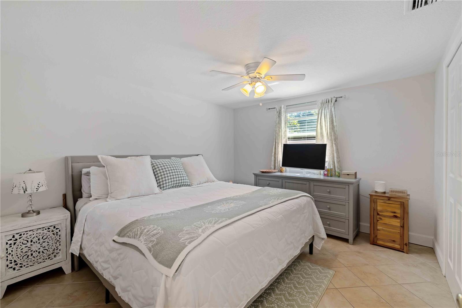 3035 SHAMROCK DR — photo 32