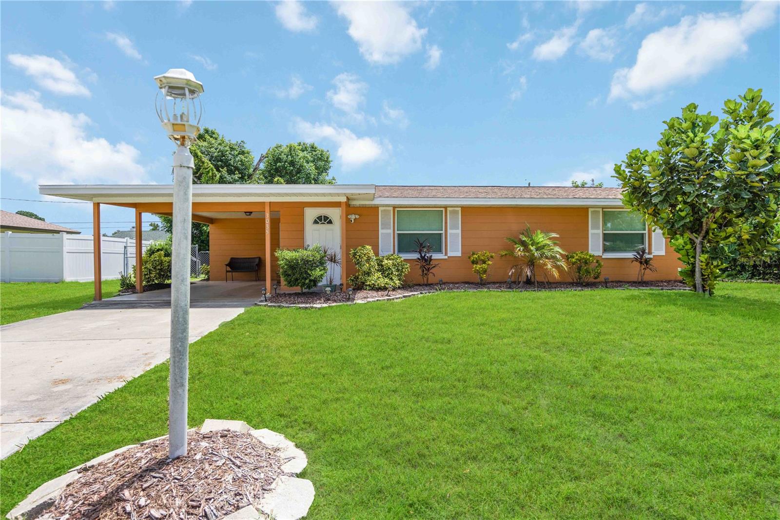 3035 SHAMROCK DR — photo 3