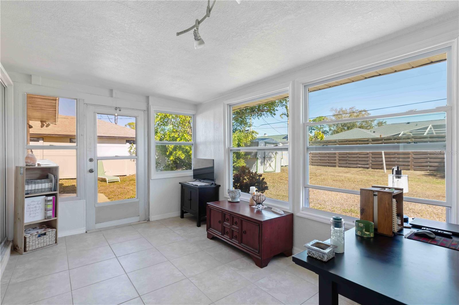 3035 SHAMROCK DR — photo 23
