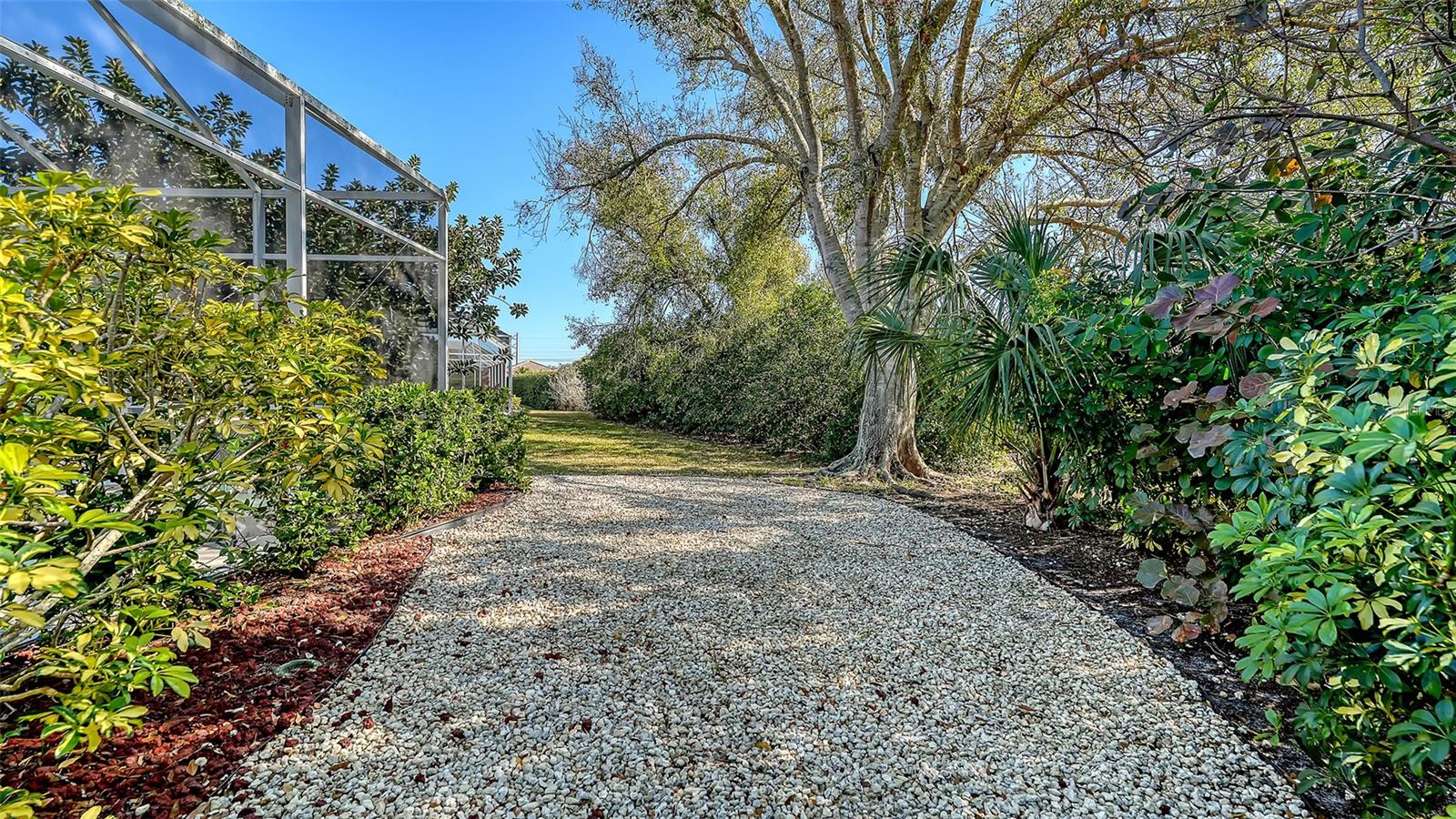 5811 WHITE OAK BAYOU CT — photo 43