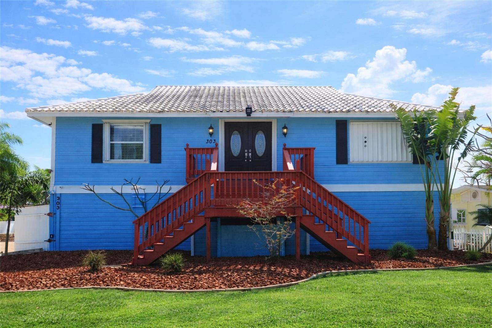 303 LAGOON DR — photo 2