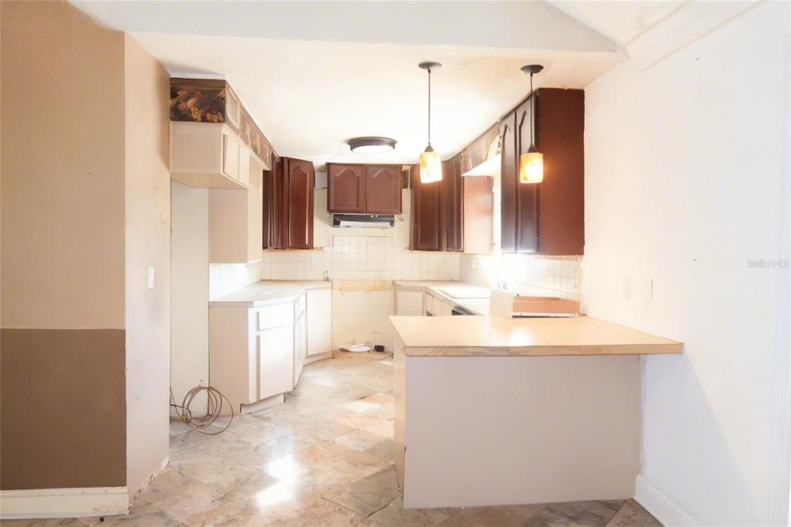 303 LAGOON DR — photo 8
