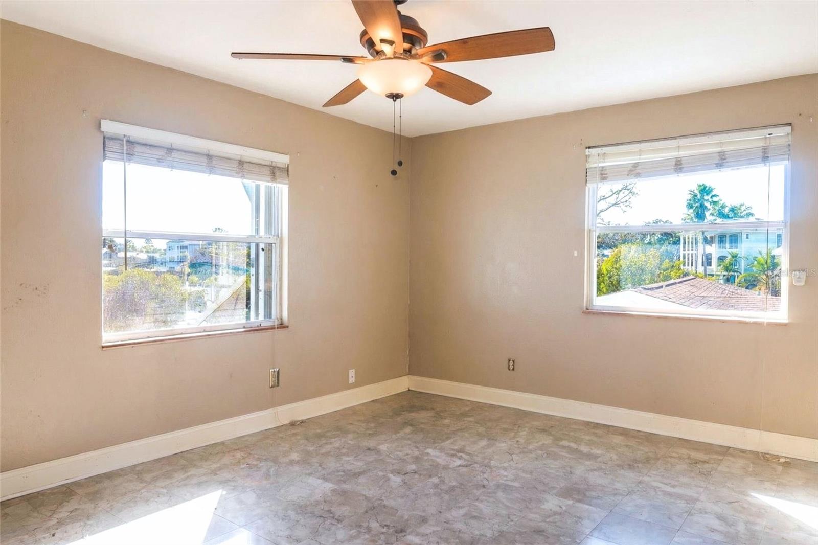 303 LAGOON DR — photo 11