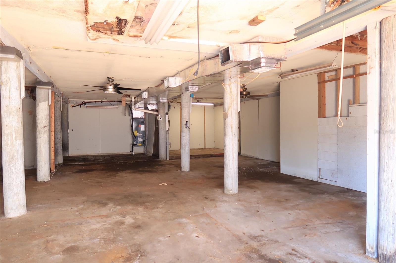 303 LAGOON DR — photo 19