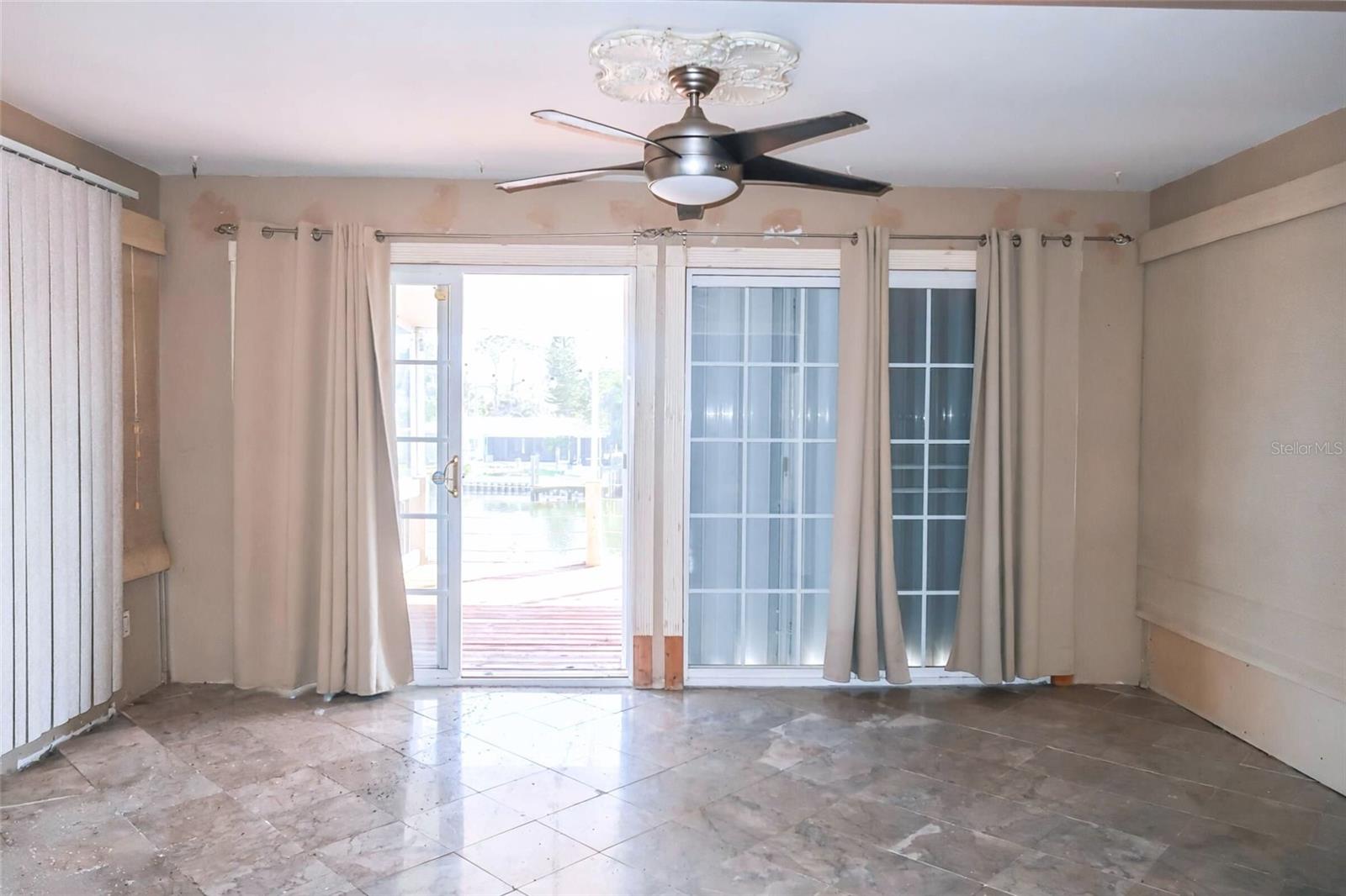 303 LAGOON DR — photo 9