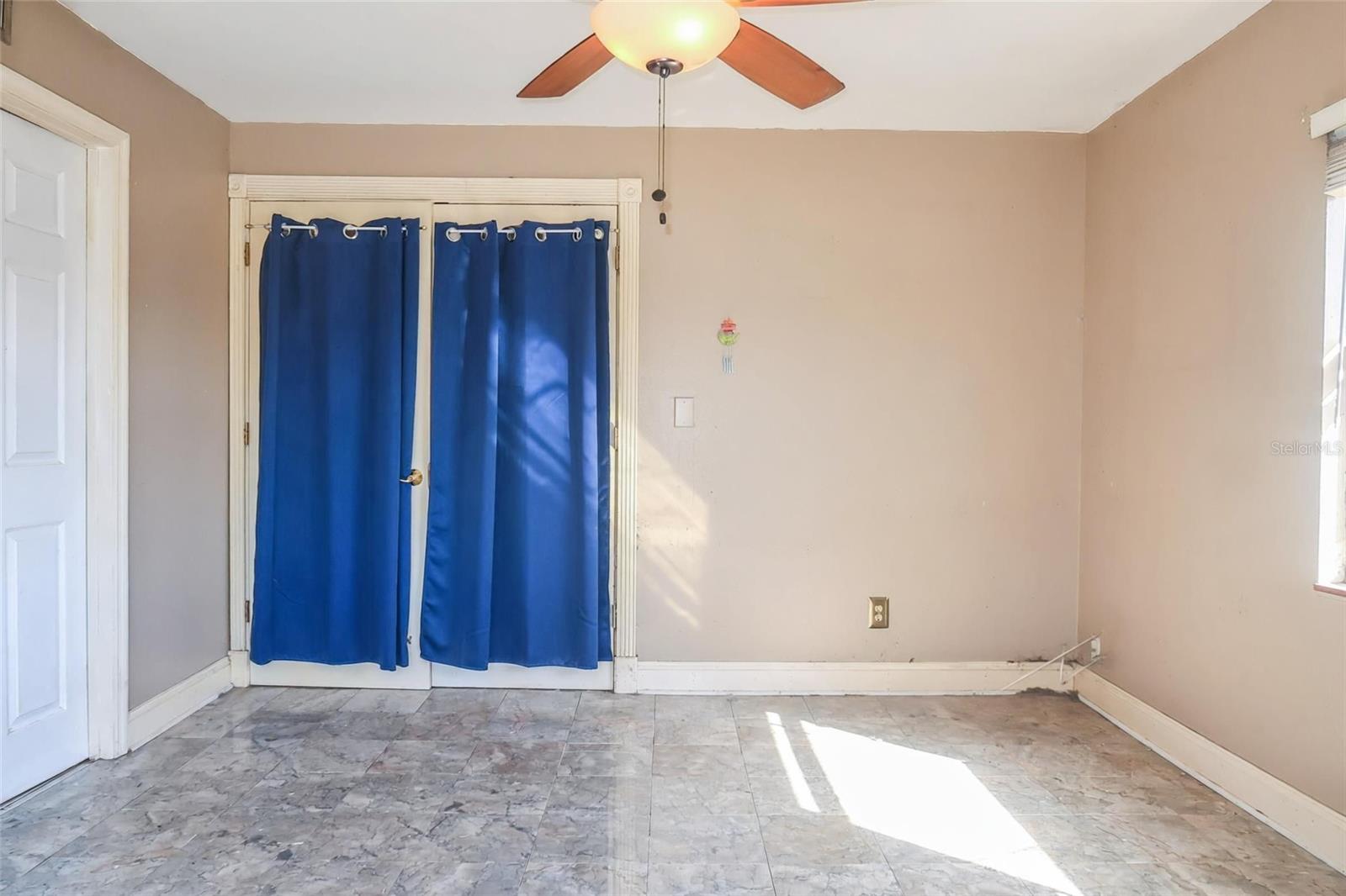 303 LAGOON DR — photo 12