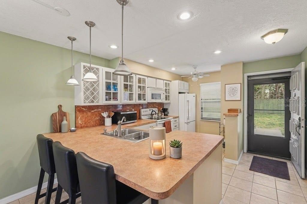 4800 LAKE VILLA DR — photo 4