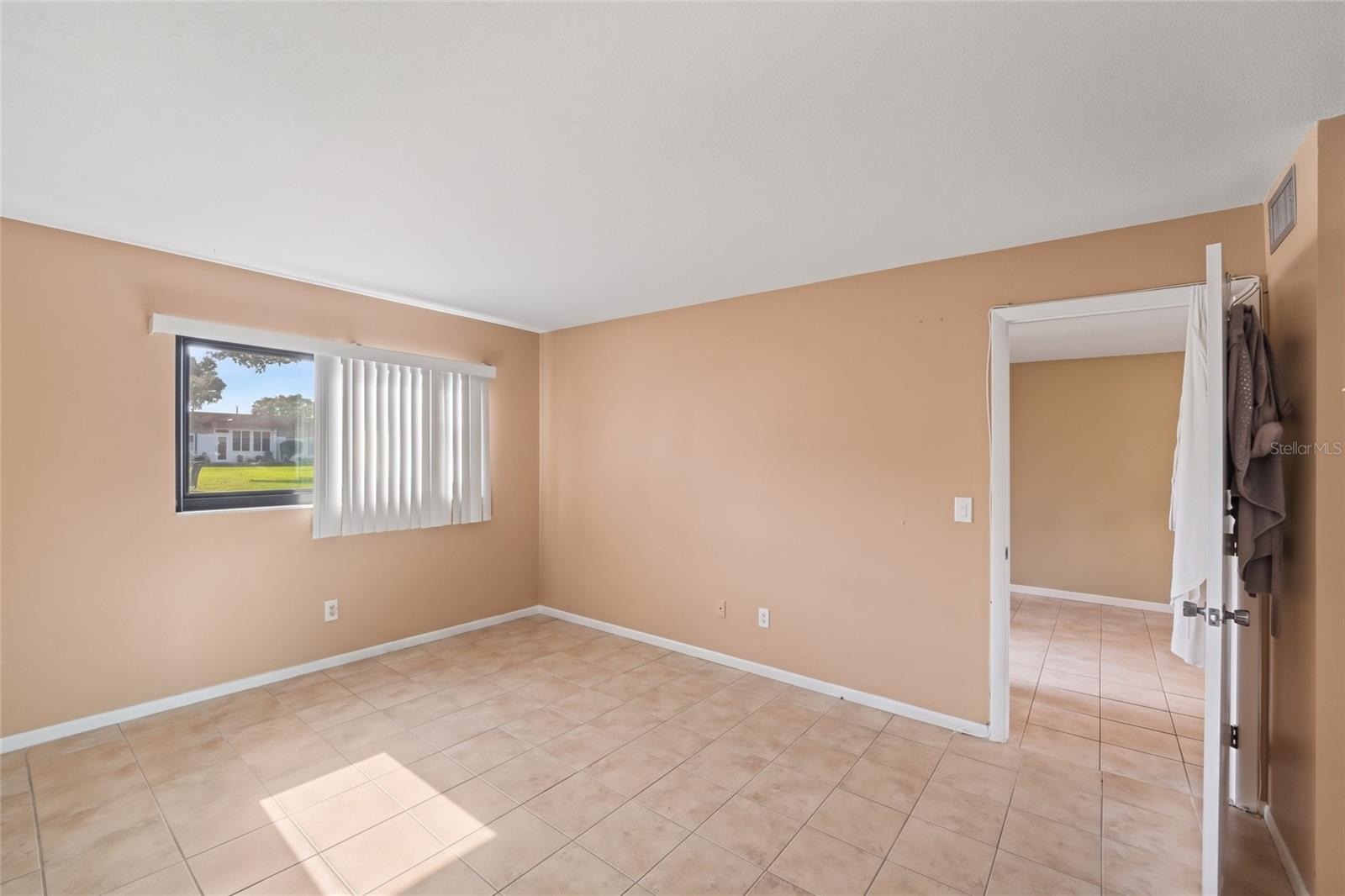 4800 LAKE VILLA DR — photo 7