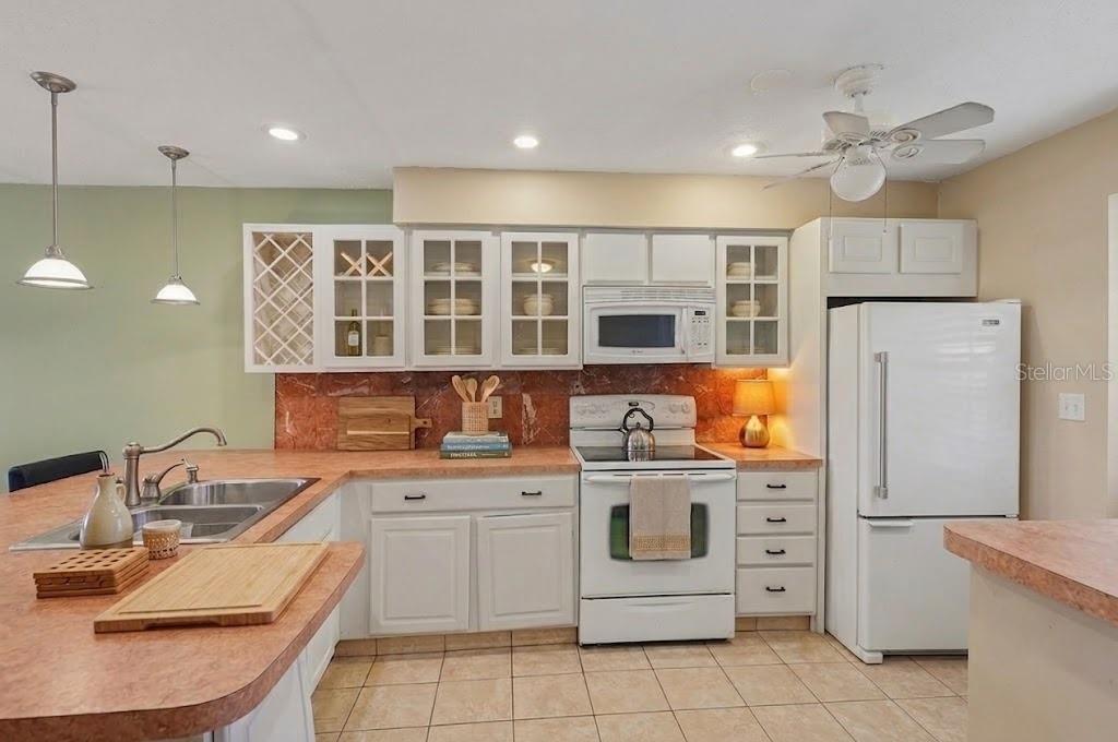 4800 LAKE VILLA DR — photo 10